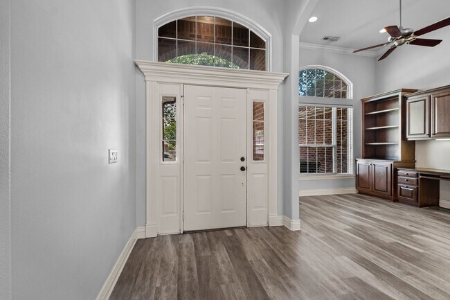 Foto del edificio - Spacious 4 Bedroom, 3 Bath Home | Prime Lo...