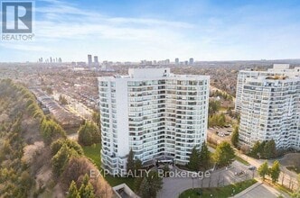 Building Photo - 7250 Yonge St