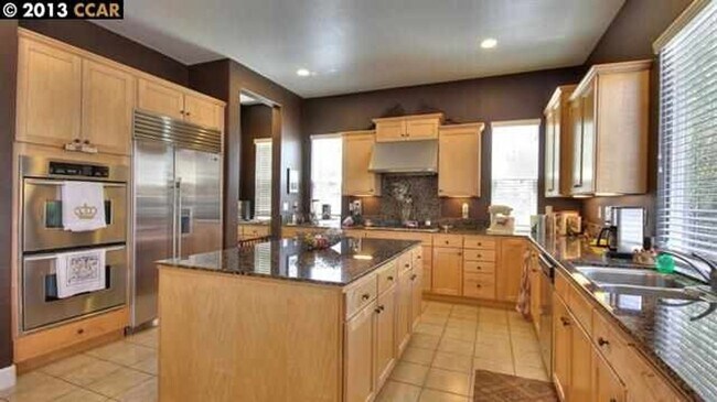 Foto del edificio - Gorgeous Contemporary Home with Many Luxur...