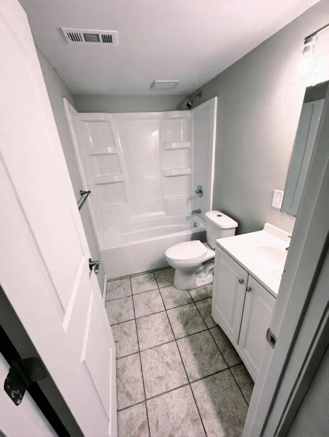 Foto del edificio - 3622 Douglas Ave