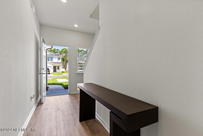 Building Photo - 64 Beach Palm Ct