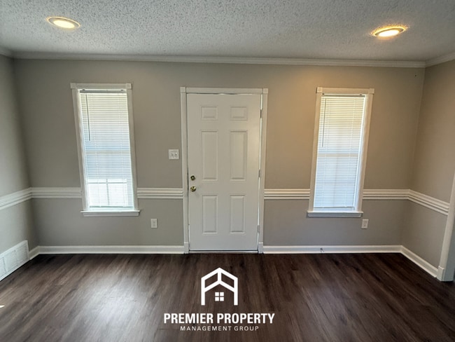 Foto del edificio - 4627 Chelwood Dr