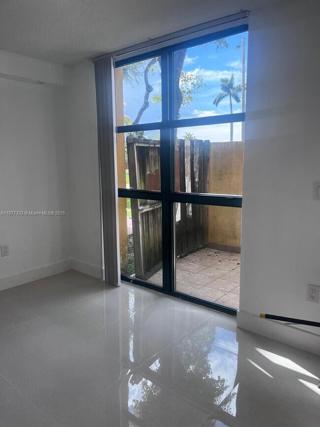 Foto del edificio - 11780 SW 18th St