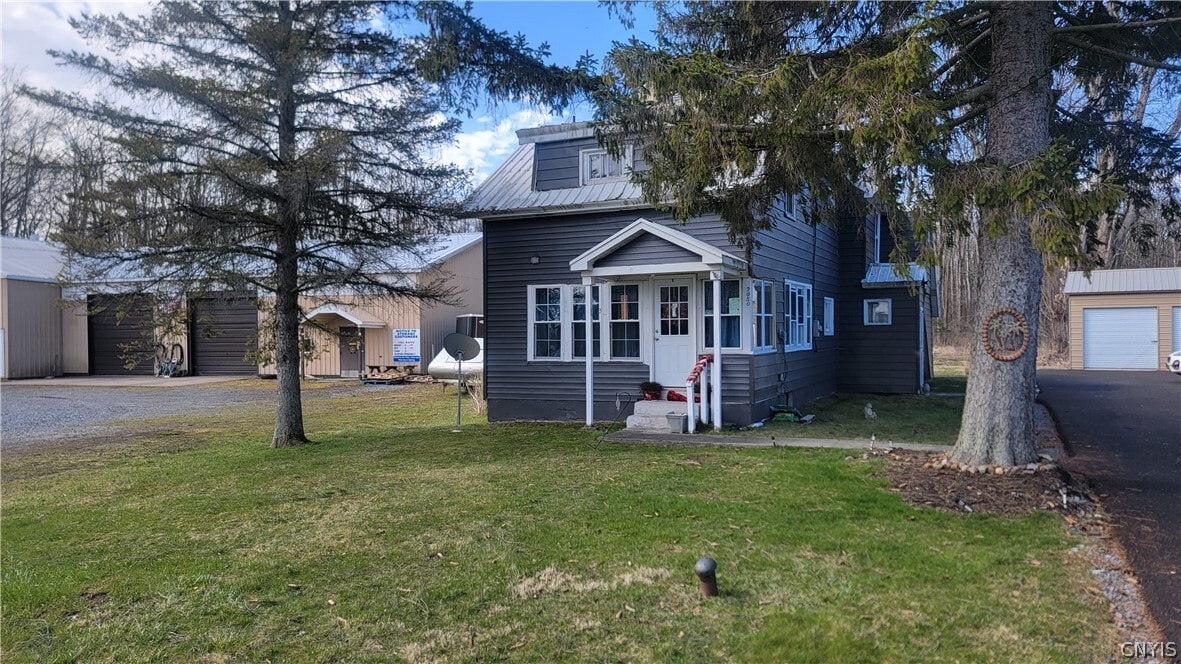 7050 Lakeshore Rd, Cicero, NY 13039 Room for Rent in Cicero, NY