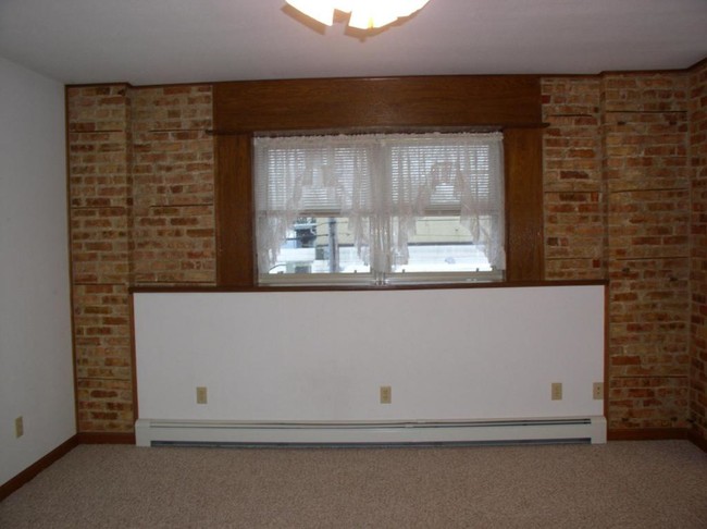 Building Photo - 109 S. Main St., Reeseville, WI 53579