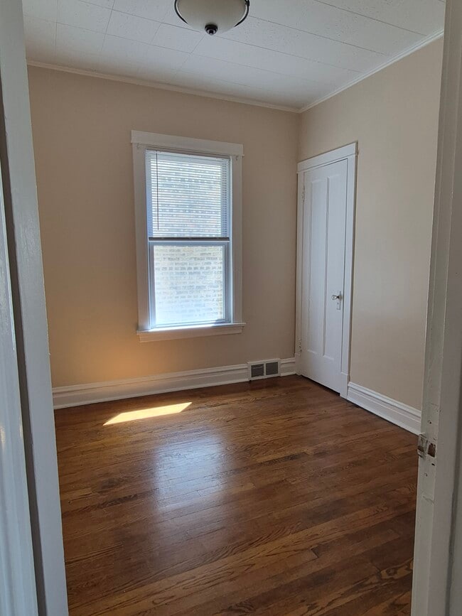 Bedroom 2 - 5816 N Rockwell St