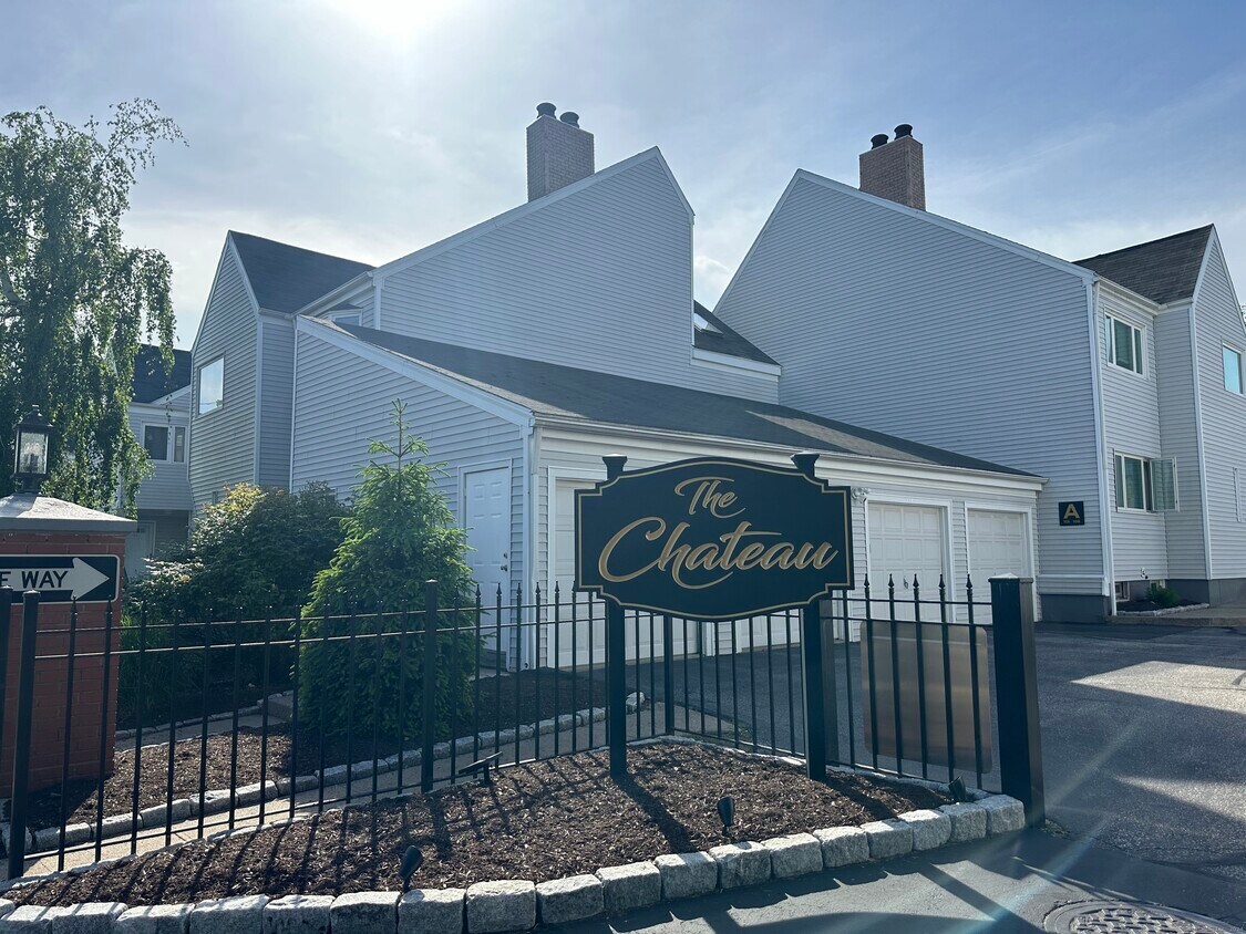 Primary Photo - 1482 Capitol Ave