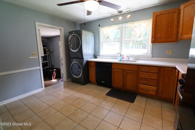 Foto del edificio - 66 Cordell Rd