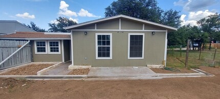 Building Photo - 4314 Skyline Dr