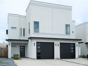 Building Photo - 2009 New Combs Rd