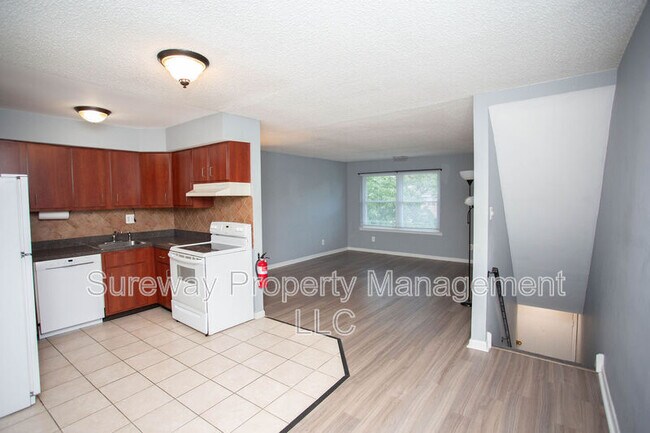 Building Photo - 408 Winding Way