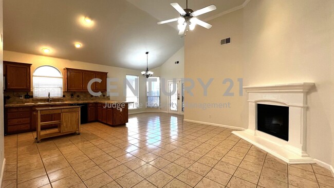 Building Photo - Nice 3/2/2 in White Settlement ISD For Rent!