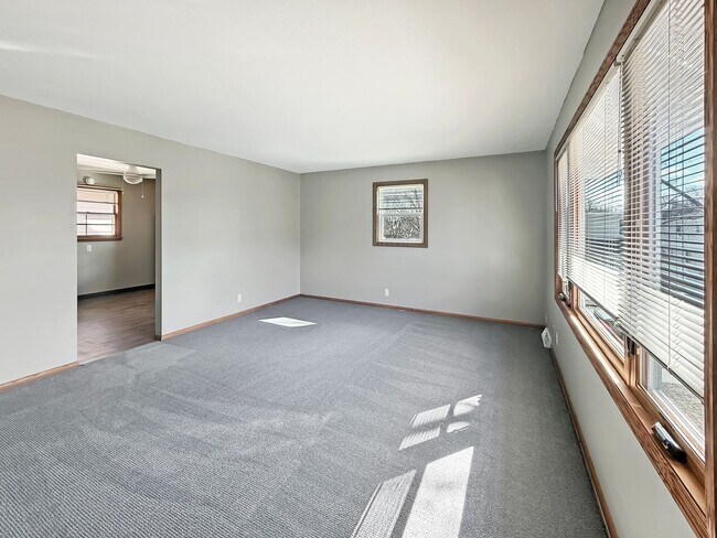 Foto del edificio - 5848 Washburn Ave S