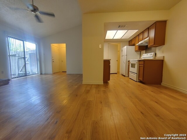 Foto del edificio - 9912 Ardash Ln