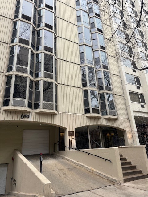 Building Photo - 1340 N Dearborn St