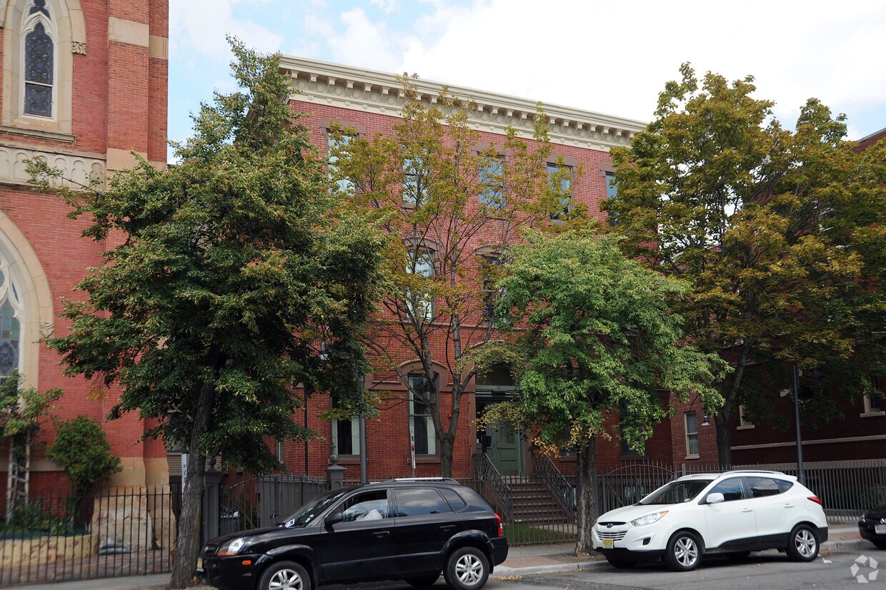 Foto del edificio - St. Bridget's Senior Residence
