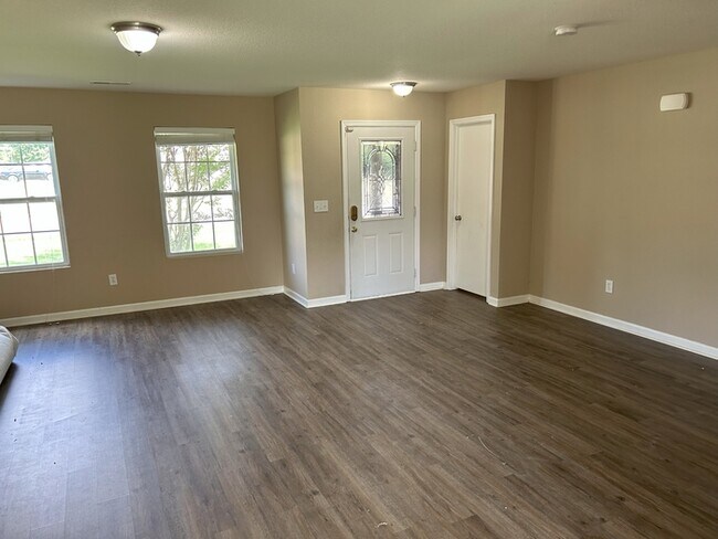 Building Photo - 230 Laramie Circle