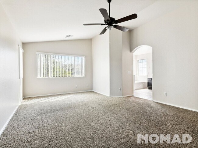 Foto del edificio - 4 Bedroom Single Family Home in Litchfield Park