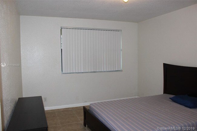 Foto del edificio - 8180 Geneva Ct