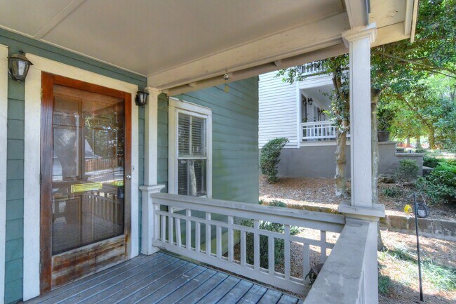 Foto del edificio - 2Br/2Bth House Walking Distance to Carolin...