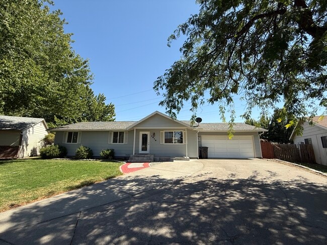 Building Photo - 1210 SE Colonial Dr