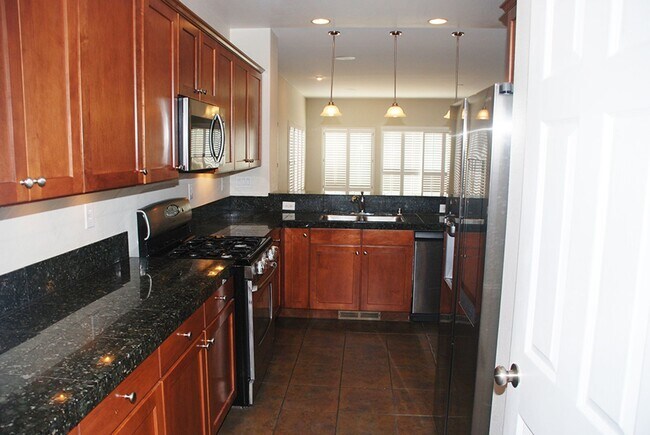 Foto del edificio - Newly Updated Single Story 4 BR + Office, 2.5 Bath and 3 Car