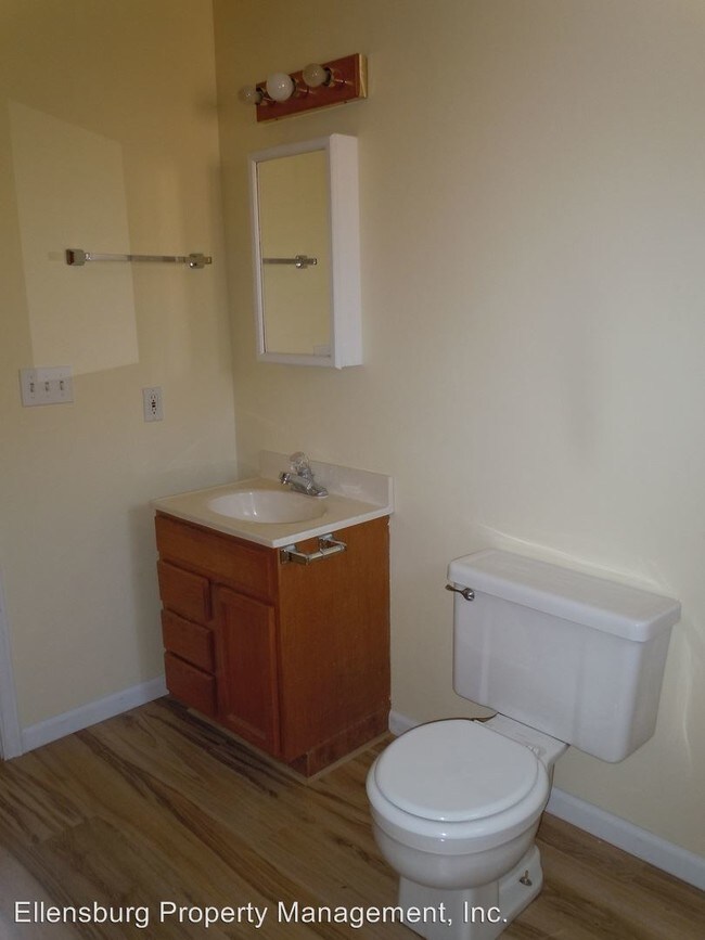 Building Photo - 2 br, 1 bath House - 309 W 2nd Ave