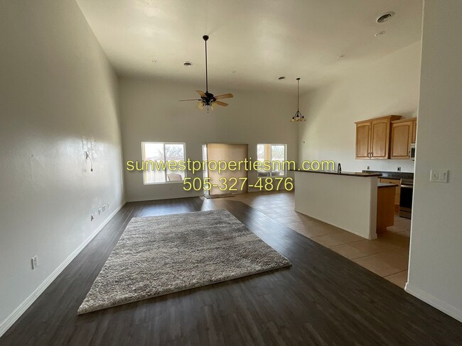 Building Photo - 4 Bedroom, 2 Bathroom, 2 Car Garage with F...