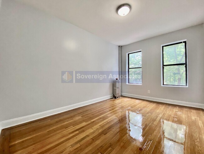 Foto del edificio - 24 Thayer Street