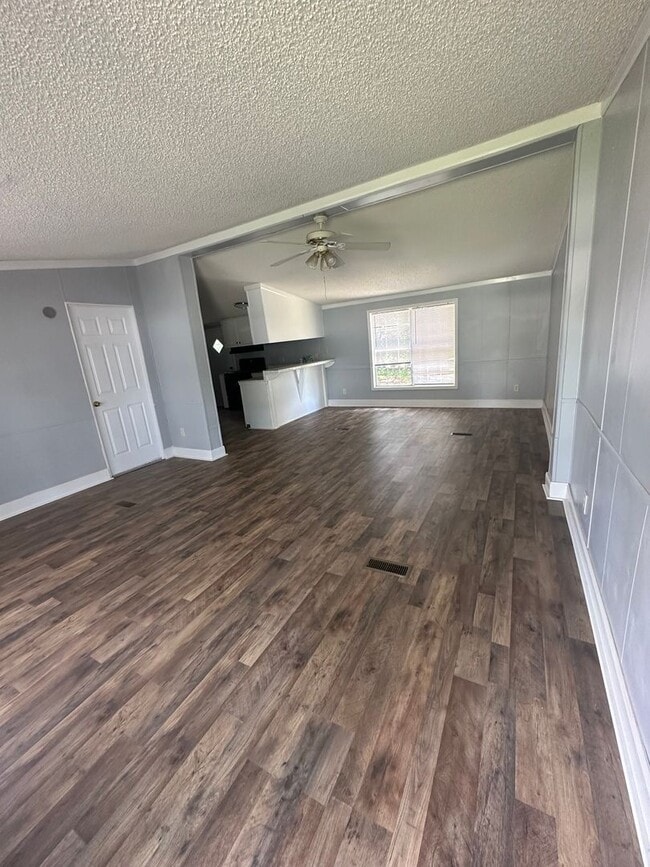 Building Photo - 1376 Fleetwood Cir