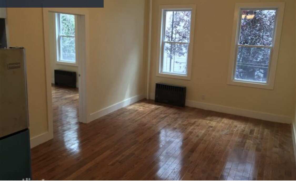 258 Graham Ave, Brooklyn, NY 11206 258 Graham Ave Brooklyn, NY