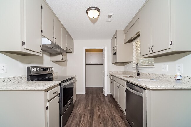 Foto del edificio - 2525 Clovis Rd SW