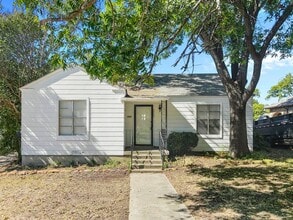 Building Photo - 4924 Penrose Ave