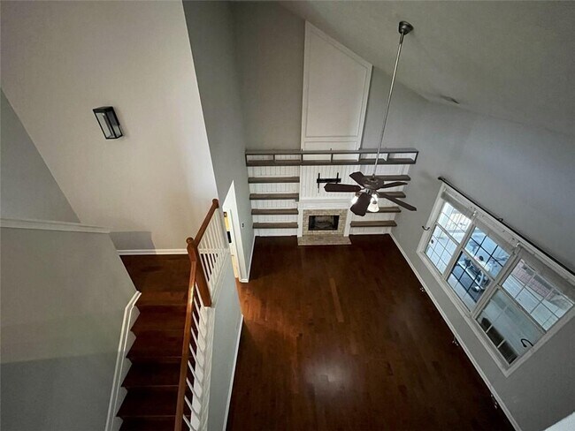 Building Photo - 2258 St Albans Pl