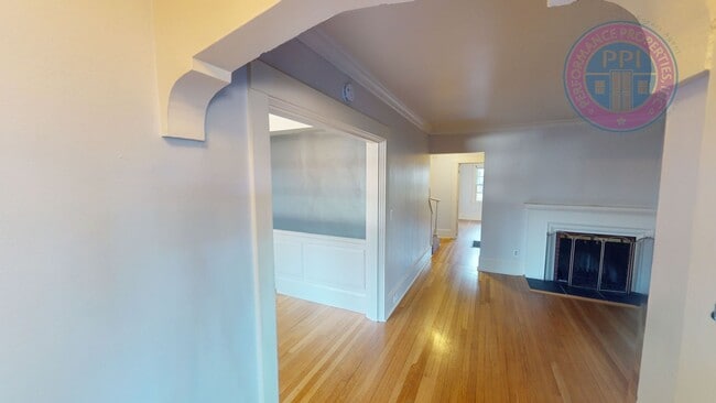 Building Photo - Spacious Alameda Ridge Neighborhood With Landscaping included & Fenced Backyard  No Deposit W/Rhi...