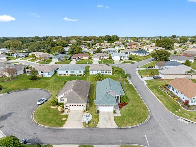 Foto del edificio - Exquisite Huntington Hills Golf and Countr...