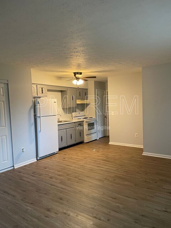 Foto del edificio - 1814 Whipple Ave NW