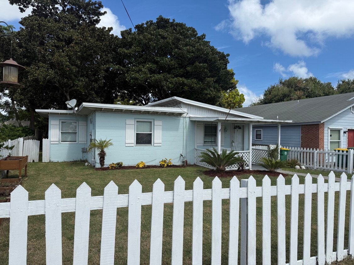 Open House -Sat 27th 11am-2pm - 609 16th Ave S