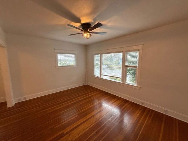 Building Photo - 244 14th St SE