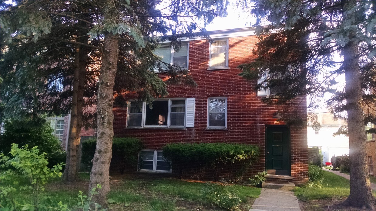 Primary Photo - 3116 Central St