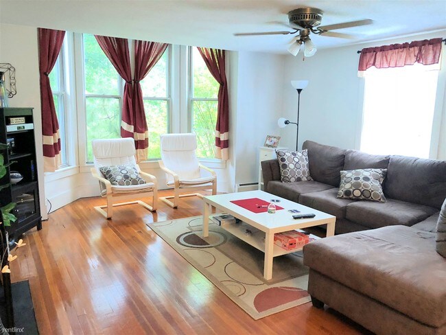 Building Photo - 47 Middle St