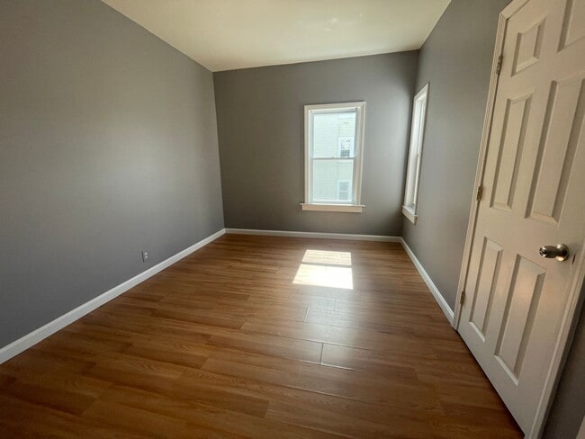 Foto del edificio - 77 Fox St