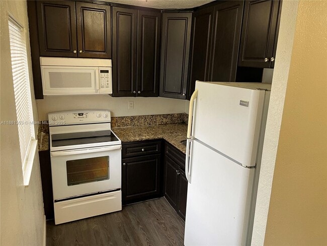 Foto del edificio - 180 NE 71st St