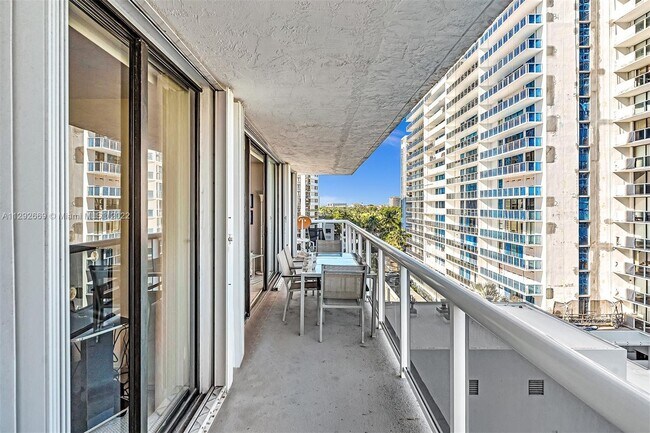 Foto del edificio - 20515 E Country Club Dr