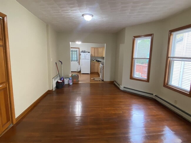 Building Photo - 64 Paris St