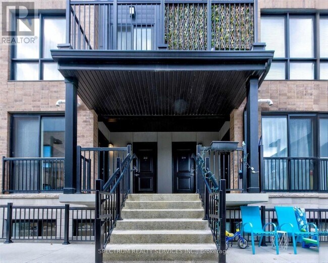 Photo du bâtiment - 1200 Main St E