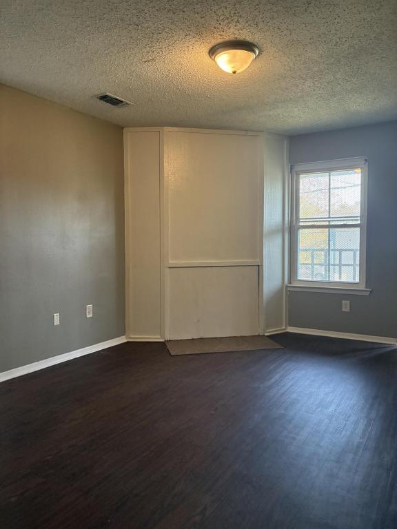 Building Photo - 8227 Skysail Ave