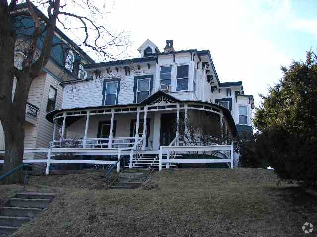 Building Photo - 236 Saratoga St