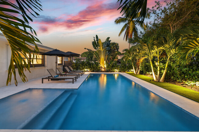 Foto del edificio - 230 Seacrest Ln