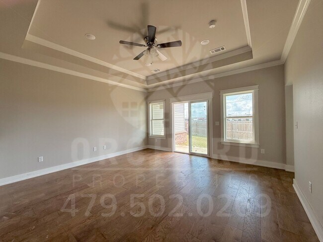 Building Photo - 2007 E Brookview Dr